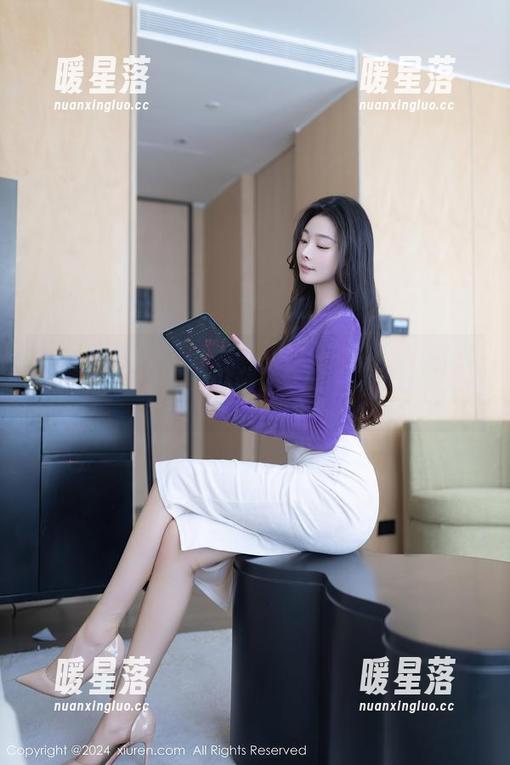 秀人网-初梦瑶 秀人网 - 修女见人爱,快来看初梦瑶的私房图包吧!