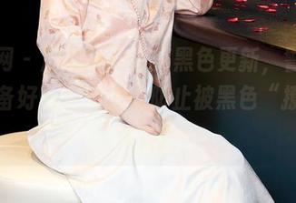 秀人网 - 周周不吃香菜黑色更新，警告：请准备好一瓶清水，防止被黑色“撩”到失控！