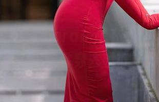 秀人网 - 小橘子orange在线：婚纱资源，真想把这件穿去超市转转！
