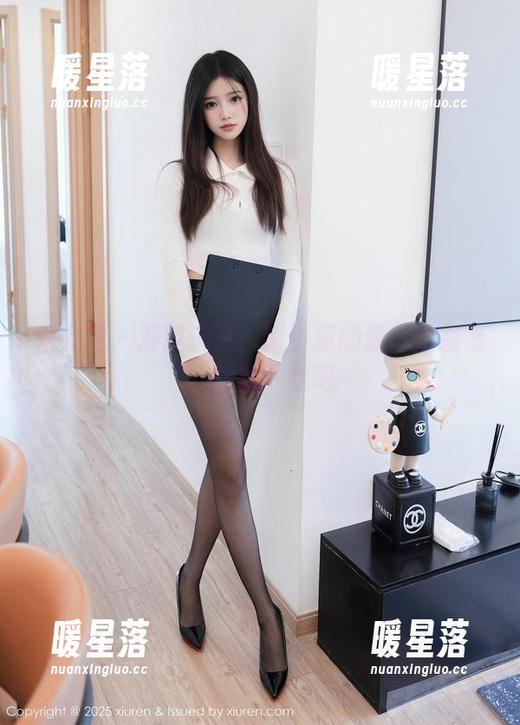 秀人网-谢小蒽 秀人网 - 浮浮沉沉:谢小蒽的泳池作品集,赶紧下载吧