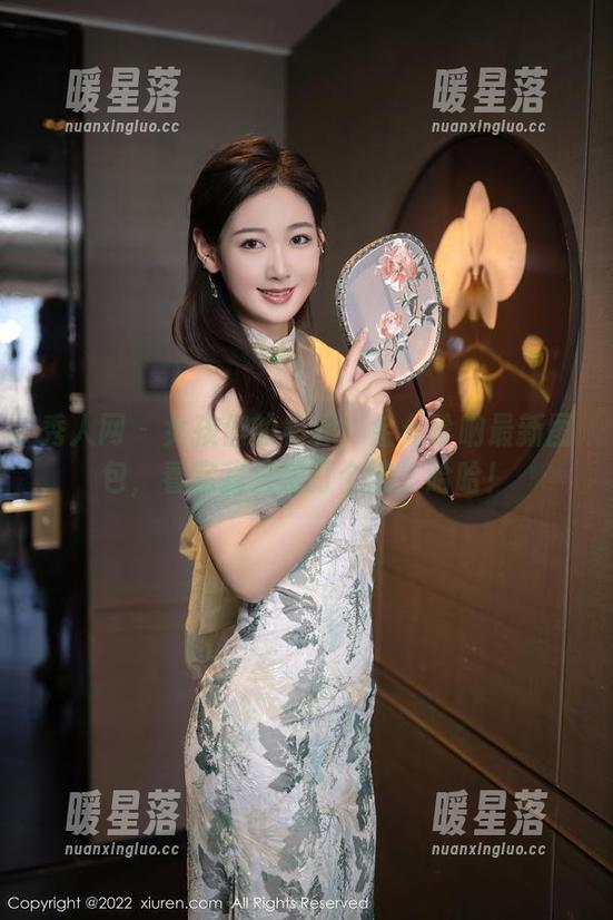 秀人网-金允珍呐 秀人网 - 女孩们的榜样!金允珍呐最新图包,看完我只想打个滚,哈哈!