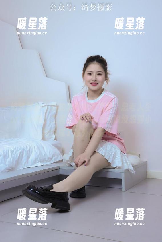 绮梦摄影-露露 绮梦摄影 - 旅拍美图中的露露:思考人生or拍小鸟,二者之间,我只想说没想到小鸟也成了意外的主角。