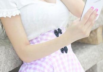 美媛馆 – 无可争议的腿界女王——伊小七MoMo的私房写真征服所有视线