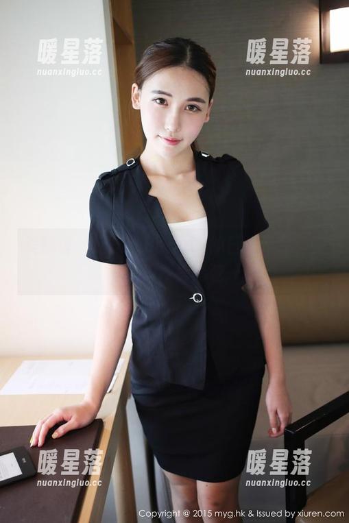 美媛馆-唐琪儿Beauty 美媛馆 - 唐琪儿Beauty的日常作品,安静地撩拨心弦