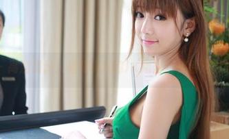 美媛馆 – 高清诡计：唐琪儿il的JK造型，快看这微妙的角度