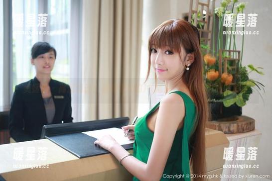 美媛馆-唐琪儿il 美媛馆 - 高清诡计:唐琪儿il的JK造型,快看这微妙的角度