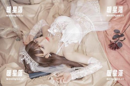 脱尾巴Mizuki 万众期待的在线图集:“脱尾巴Mizuki”的可乐JK,真怕一不小心就脸红了。