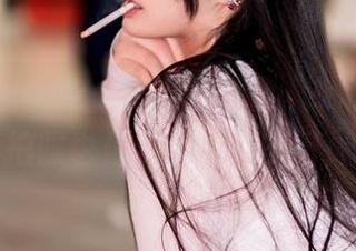 看了落落Raku的泳装套图,渐渐明白,拍照也是要看状态的呀!