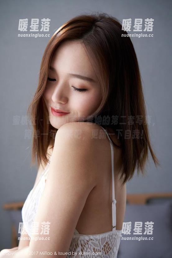 蜜桃社-E杯奶茶 蜜桃社 - E杯奶茶带着她的第二套写真,简单一句:来吧,更新一下自我!
