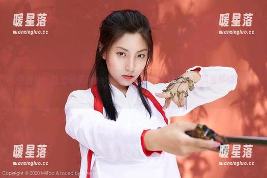 蜜桃社 - 这组萌美Moemi奶牛写真，究竟是谁家风景照的巧合？