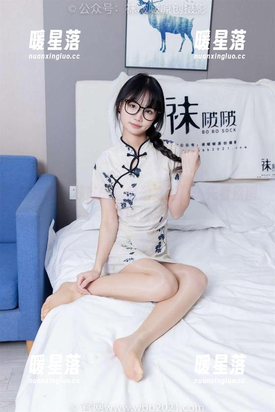 袜啵啵-苏苏 袜啵啵 - 苏苏的“轻盈之旅”:先看原图再说裸足