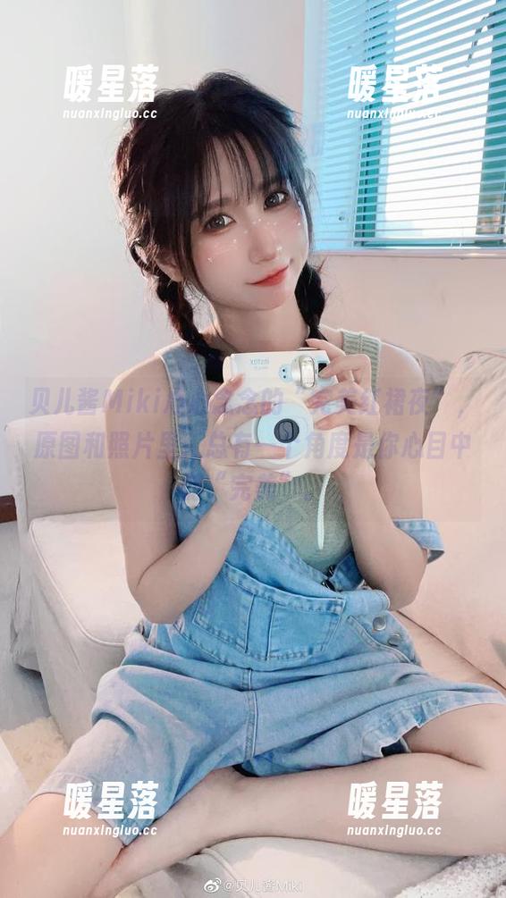 贝儿酱Miki 贝儿酱Miki心心念念的“完美红裙夜”,原图和照片里,总有一个角度是你心目中的“完美”。
