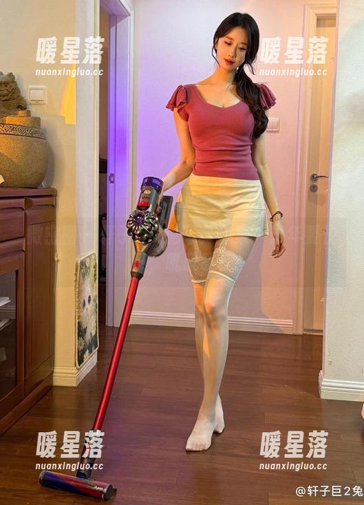 微密圈 - 轩子巨2兔写真全集：过年要快乐，吼吼吼！