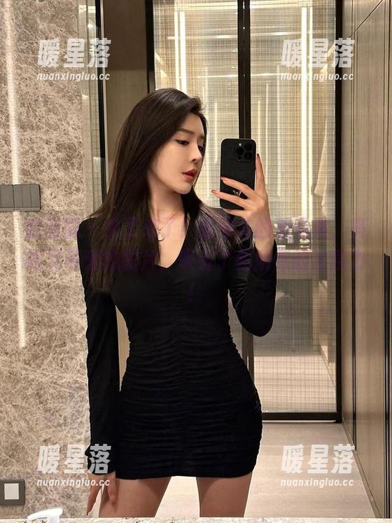金希儿 微密圈 - 来了来了!金希儿的双马尾,亮眼又可爱的图片,吸引了我所有的注意力!