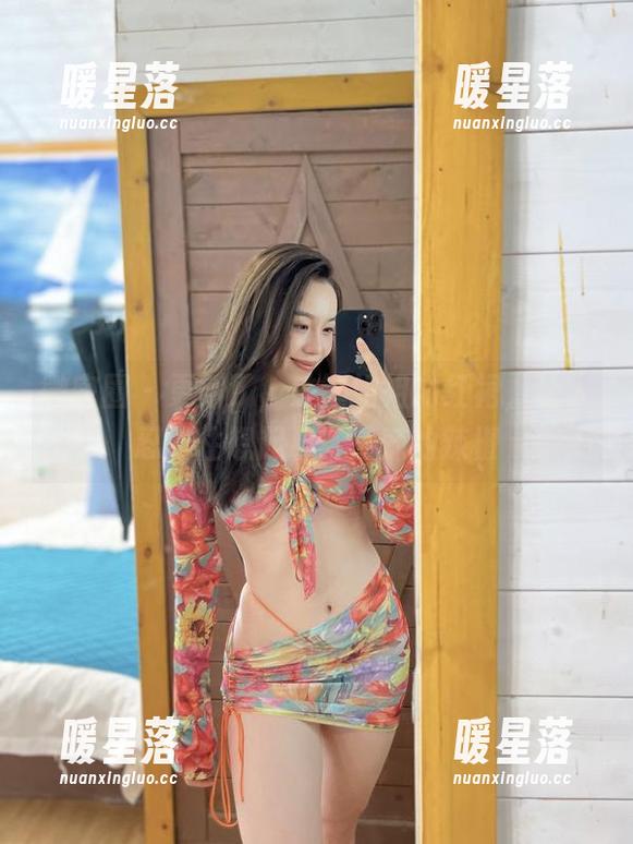 微密圈 - 更新了，铁锤姐姐的红裙，让人忍不住想起那条热辣的辣椒