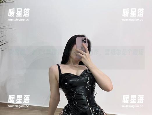 微密圈 - 护士+铁锤姐姐=美图神创作，壁纸也是个搬运工！