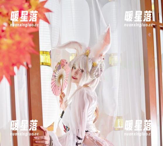 阿寨寨ninja 精选的吊带袜,阿寨寨ninja简直是活脱脱的搭配教科书,值得一看。