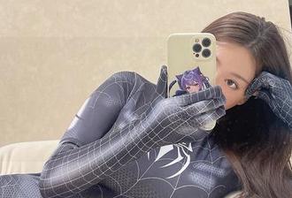 微密圈 – 雪怡妹纸短裙套图，看她如同“风中仙子”，一阵风吹来，短裙到底有多飘逸？