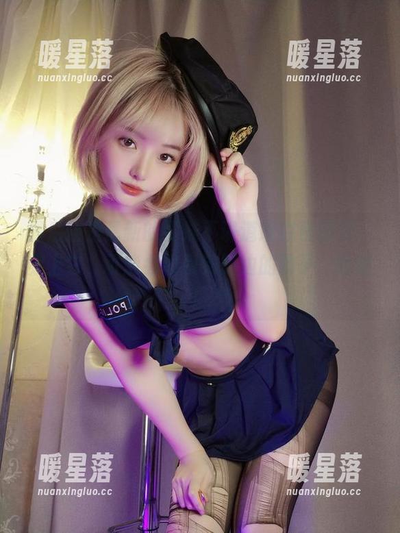 最后还是最新的雯妹不讲道理白色图包，穿上它，可能会吸引到路边的狗子，哈哈！