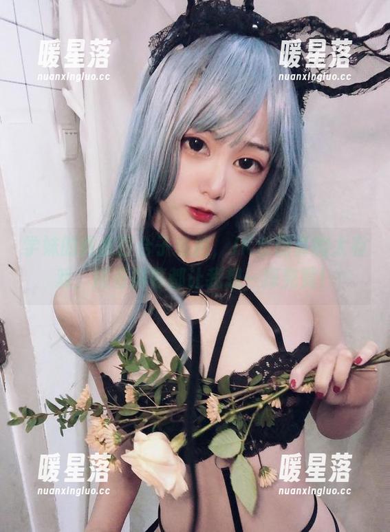 青水百合子 学妹的青水百合子私拍,JK套图真的太有戏,隔着屏幕都让我想一探究竟!