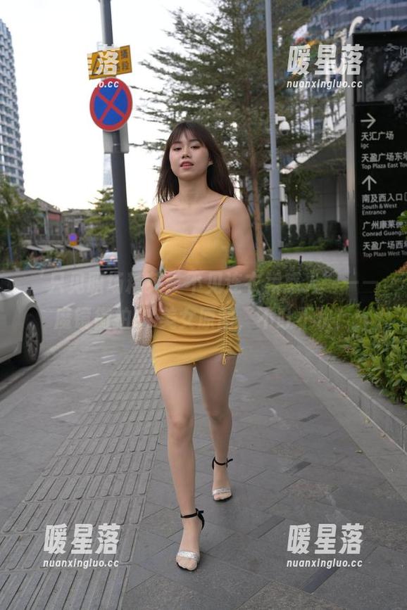 魔镜街拍 ‘只见职场精英,不见连衣裙惑人’——魔镜街拍OL美女原图,不吐不快!
